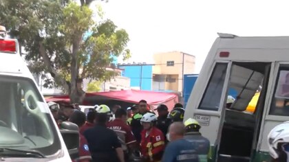Transporte público chocó contra muro en avenida Tláhuac y dejó m{as de 10 lesionados