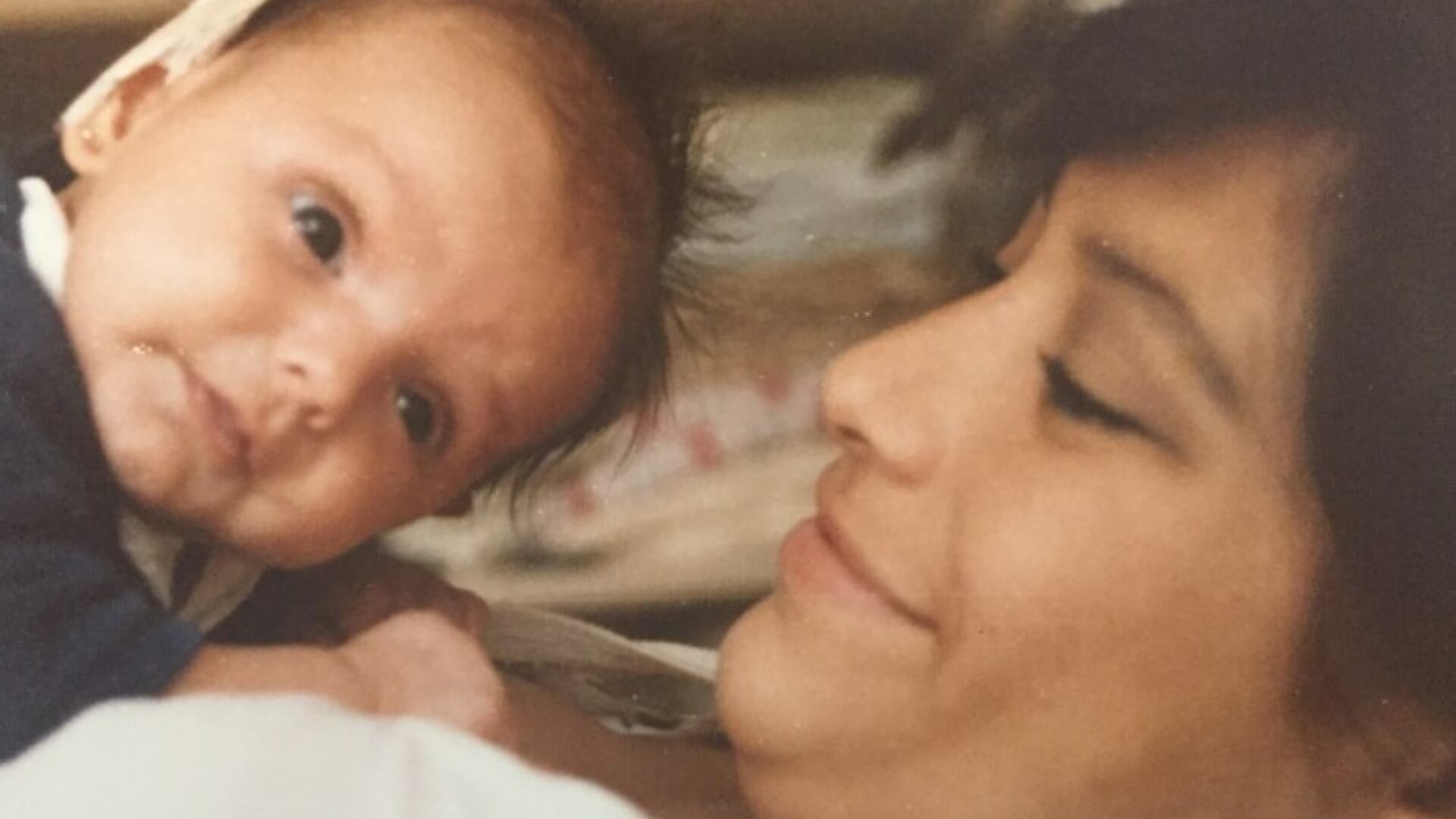 (Instagram/@aislinnderbez)