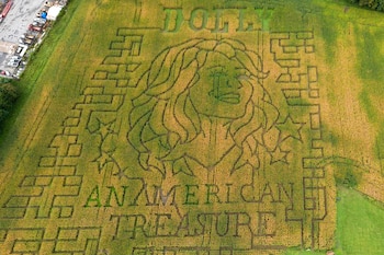 Los recorridos ofrecerán juegos, pistas, espacios para fotografías y actividades de narración y música vinculadas a Dolly Parton (AP Photo/Ted Shaffrey).