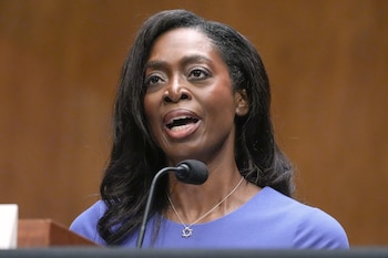 El nombramiento convierte a Erica Schwartz en la 22.ª jefa de los CDC y en la tercera postulante impulsada por Donald Trump para el cargo en el último tiempo (Foto AP/Mariam Zuhaib).