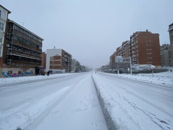 09/01/2021 Calzada de la M30 completamente cubierta de nieve en el Paseo de Extremadura a la altura de Batán en Madrid (España) a 9 de enero de 2021.La borrasca Filomena golpea con fuerza la capital, en la que se han cerrado al tráfico circunvalaciones y túneles. Las acumulaciones de nieve serán de 20 centímetros en las comunidades que se encuentran en aviso rojo por este fenómeno.
SOCIEDAD
Rebeca Moreno - Europa Press