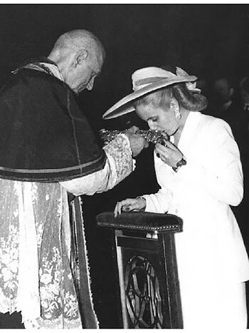 Eva Perón junto al monseñor