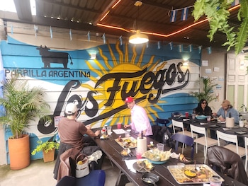 El asado es el plato nacional de Argentina y un ritual social que data de siglos.