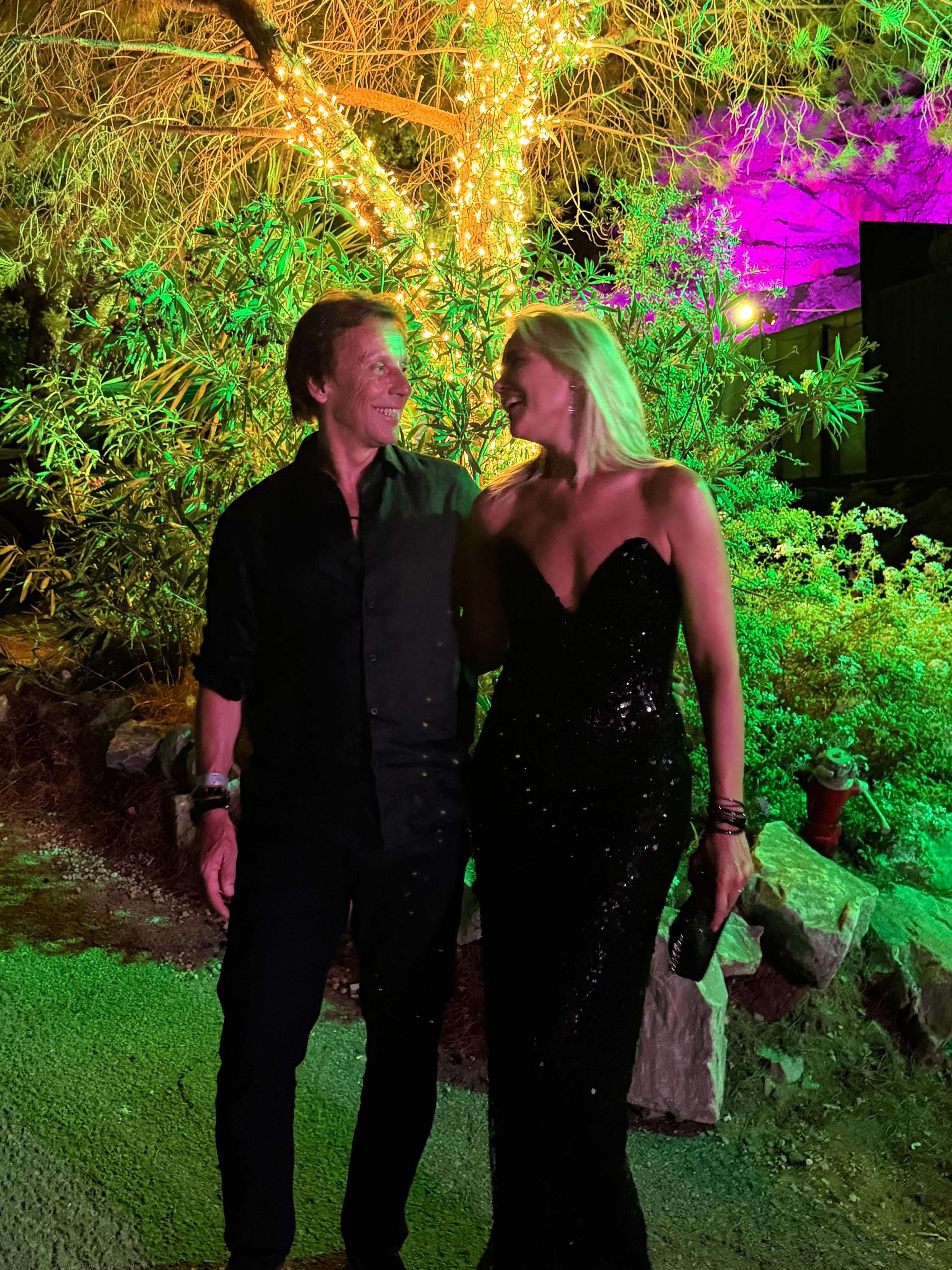 Antes de la fiesta en Marbella, Valeria Mazza mostró el look negro que eligió para el cumpleaños de Alejandro Gravier y consultó a sus seguidores por los accesorios