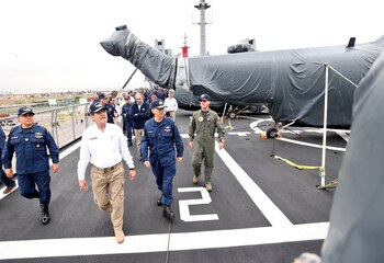 El ministro de Defensa de