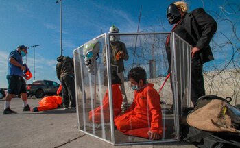 Migrantes y activistas participan en