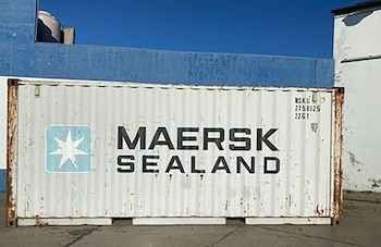 Uno de los contenedores marítimos