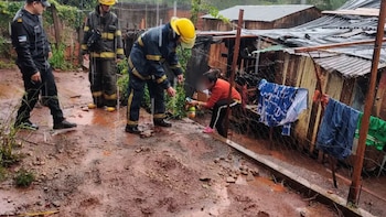 Inundaciones: Chaco sumó casi 1.800 evacuados, Misiones registró 141 y se espera otra crecida del Paraná