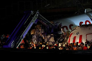 Los bomberos trabajando en el