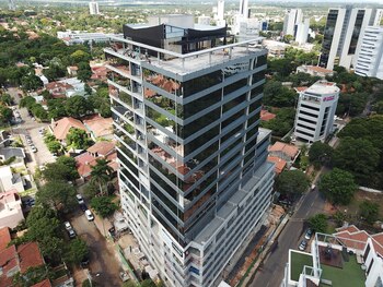 Asunción del Paraguay, no detiene