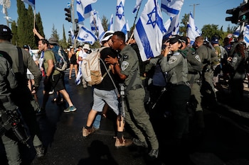 Altercados entre manifestantes contrarios a