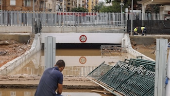 “Jamás había visto llover así, pensaba que no llegaba a casa”: el relato de un trabajador atrapado por el temporal en Valencia