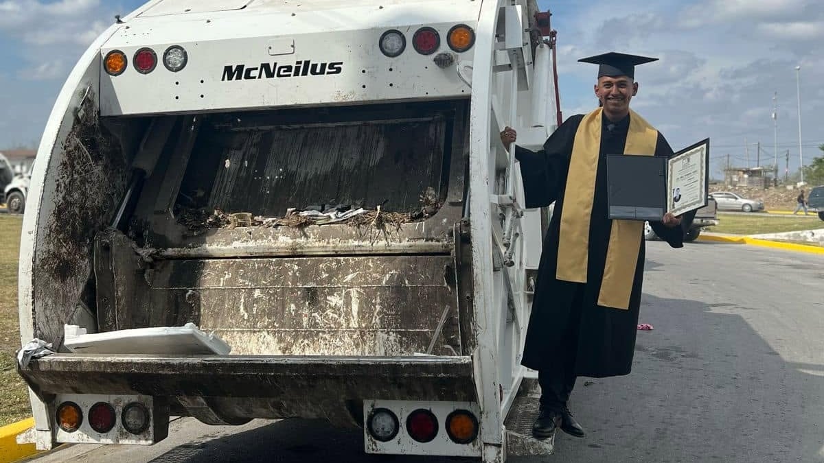 Se graduó en Derecho tras cinco años como recolector de basura y celebró en el camión