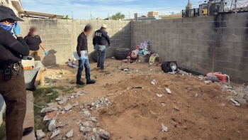 Fiscalía de Chihuahua localiza cuerpos inhumados tras cateo en Ciudad Juárez