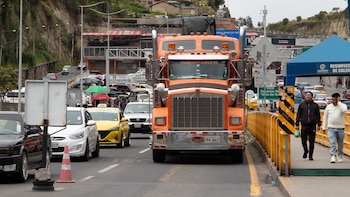 Gobierno Petro negó que retiro de aranceles por parte de Ecuador haya sido por reunión entre Abelardo de la Espriella y Daniel Noboa