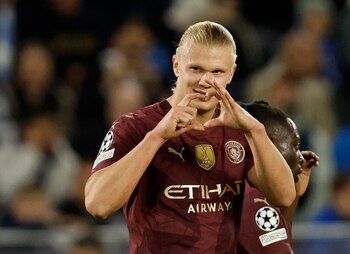 Haaland destaca por su disciplina tanto en el juego como en sus hábitos alimenticios (REUTERS/David W Cerny)