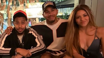 Lewis Hamilton y Shakira durante