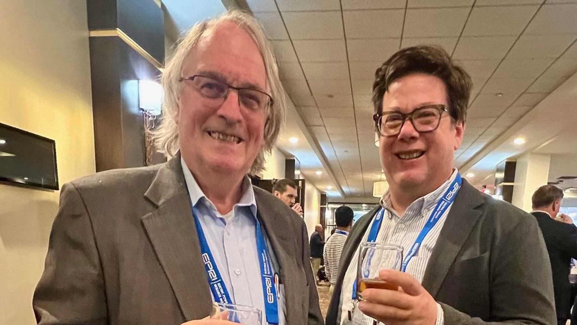 Sergio Barón junto a Stan Whittingham, Nobel de Quimica 2019 y miembro de la Fundación Nacional de Ciencia de EE.UU.