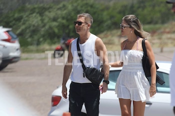 El look playero de Adrián