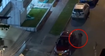El procedimiento ocurrió en la carrera 6 con calle 10 Sur, donde la Policía verificó el vehículo reportado por hurto - crédito Captura video