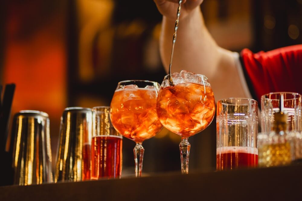 El domingo estará prohibido el expendio de bebidas alcohólicas, como también la apertura de bares y boliches (Foto: Shutterstock).