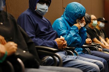 Familiares de los 12 ciudadanos