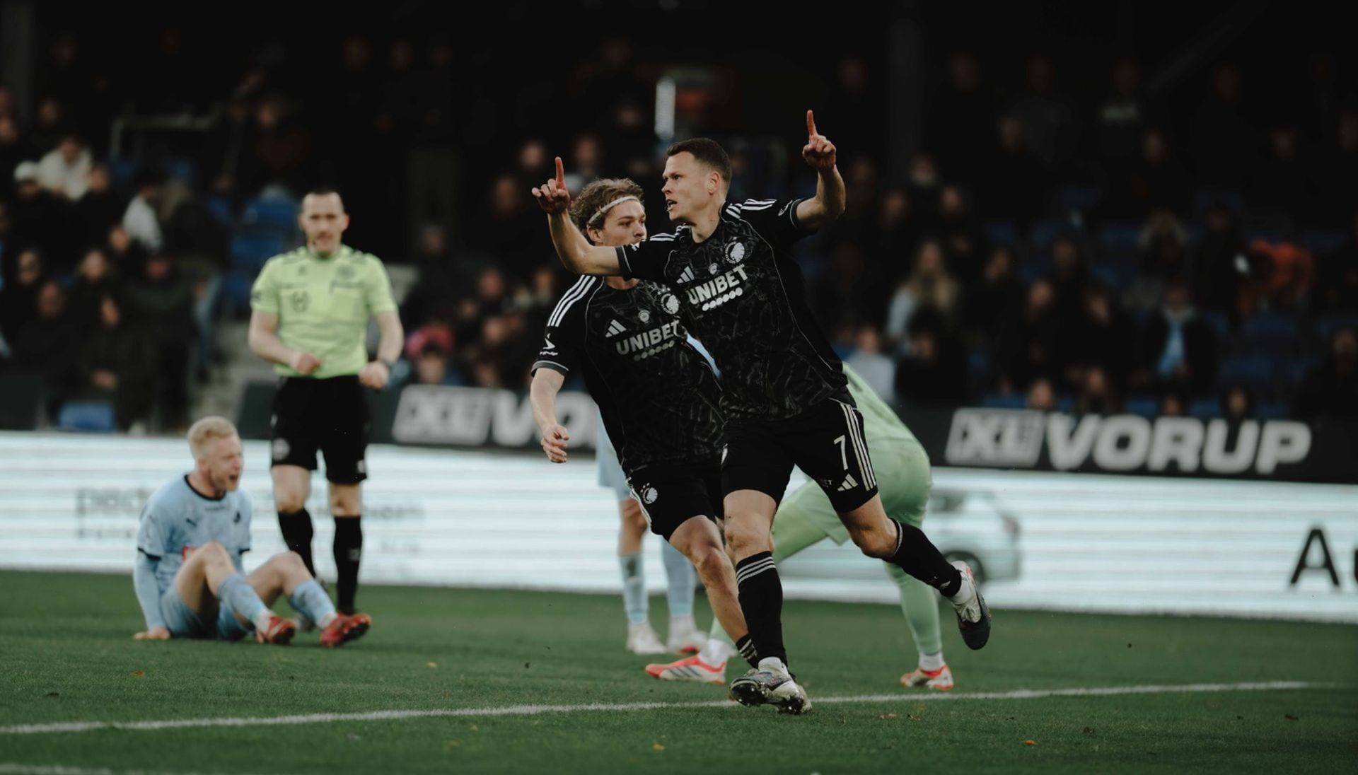 Con la mira en ampliar su liderazgo, Copenhague enfrentará a Vejle en un partido clave que podría marcar el rumbo definitivo en la tabla. (Facebook / FC Kobenhavn)