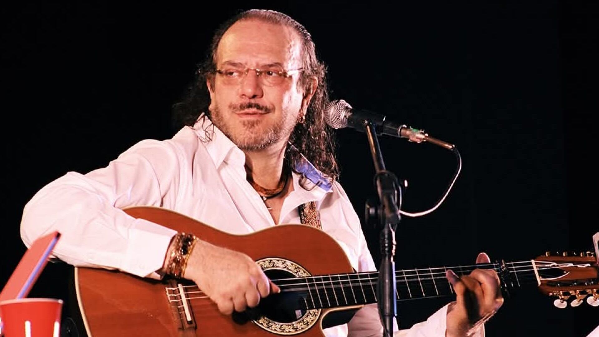 El cantante de trova prepara una transmisión especial para dar detalles de su concierto en Naucalpan. Foto: Facebook/Fernando Delgadillo Oficial.