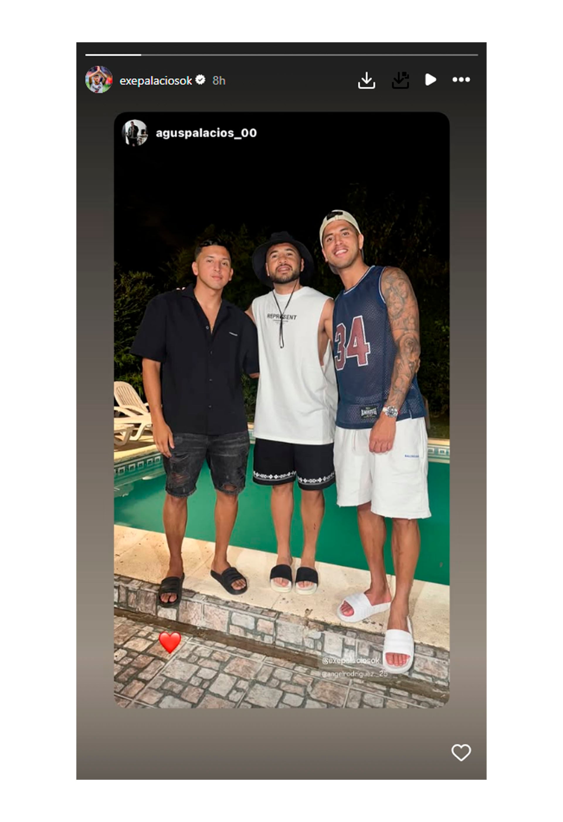 Exequiel Palacios, quien se recupera de una lesión, subió una imagen en familia