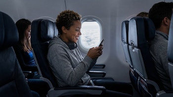 Amazon estará en tu próximo viaje en avión: así quiere competir con Starlink con internet de alta velocidad