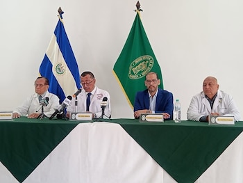 El doctor Iván Solano Leiva, presidente del Colegio Médico de El Salvador, informó que cerca del 90 % de los extrabajadores del Hospital Nacional Rosales aceptó la indemnización del Ministerio de Trabajo. (Cortesía: Colegio Médico)