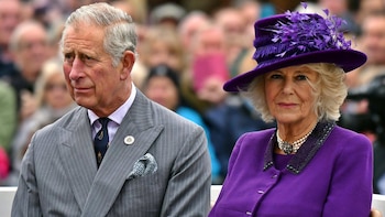 Carlos III y la reina