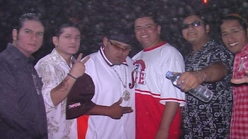 Mc Francia acompaño de la