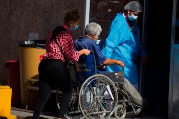 El Hospital Escuela atiende a personas procedentes de distintos departamentos de Honduras que requieren cuidados especializados.