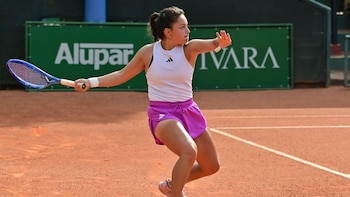 Lucciana Pérez se instala en las semifinales del W35 de San Gregorio y alcanzará su mejor posición en el ranking WTA