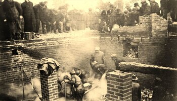 Personal policial investiga los restos