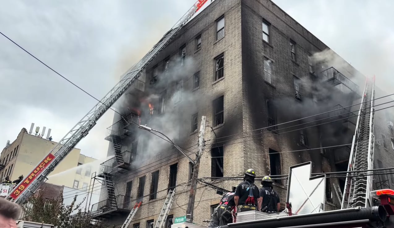 Hallan un tercer cadáver en edificio del Bronx destruido por explosión e incendio