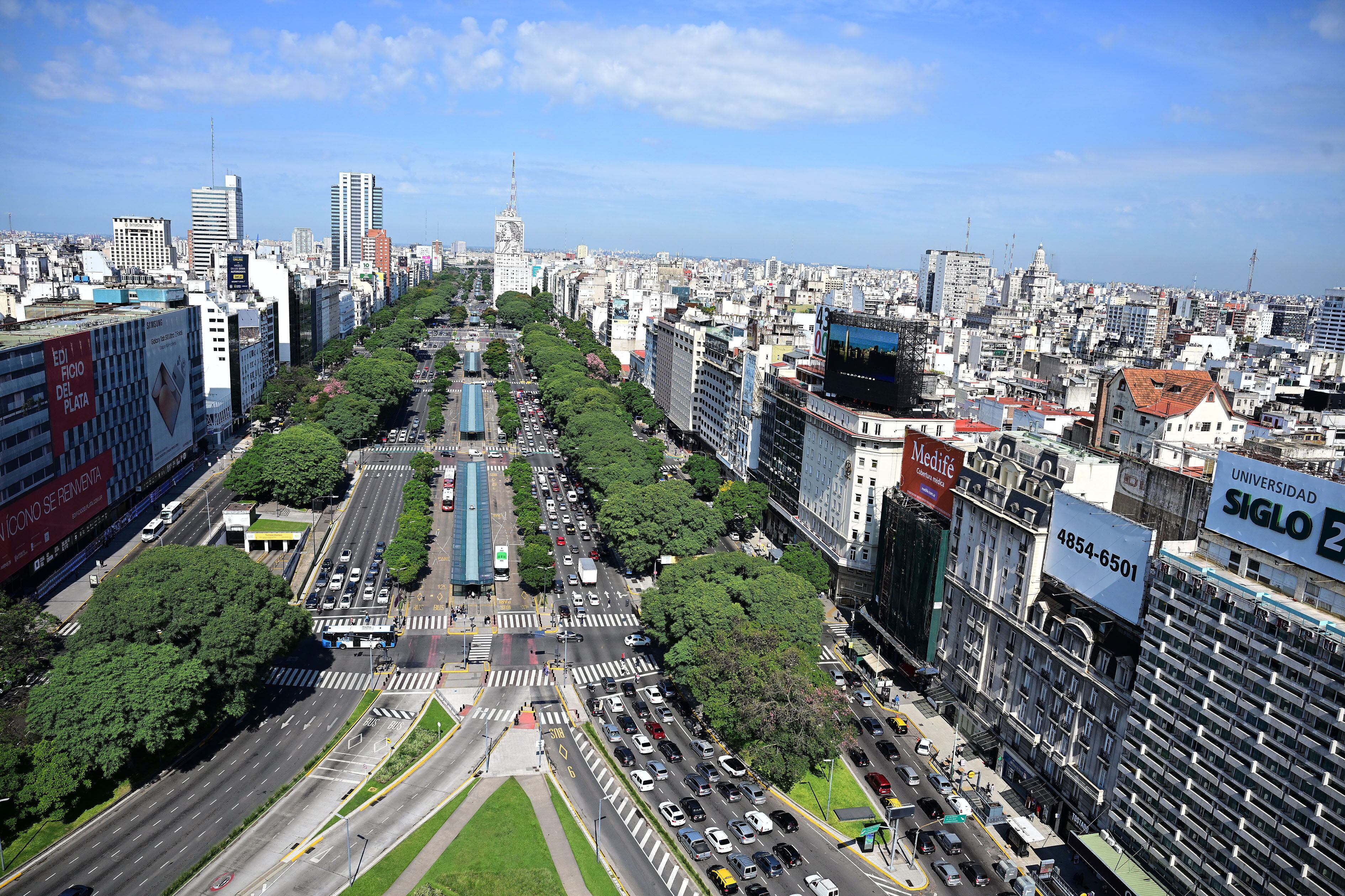 Una de las ventanas da hacia el sur de la Ciudad (Maximiliano Luna)