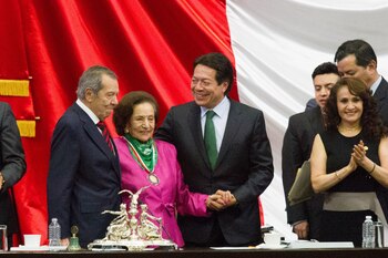 Ifigenia Martínez otorgará la banda