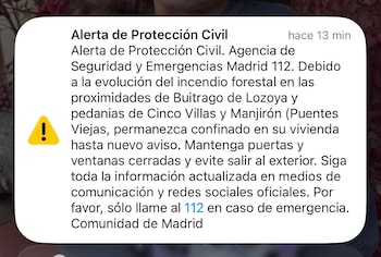 Mensaje enviado a los vecinos cercados a la zona del incendio. (Bomberos Forestales de Madrid)
