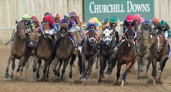 La competencia reúne cada año a los mejores caballos pura sangre de tres años y atrae una audiencia global entusiasta del hipismo (Grace Hollars-USA TODAY Sports)