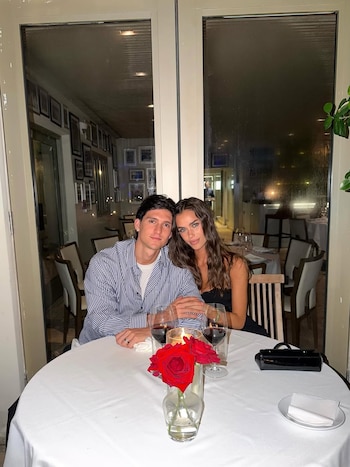 Leonardo Balerdi y su novia