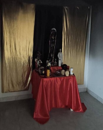 Las autoridades encontraron altares en el lugar de los hechos - crédito Ibagueto / Facebook