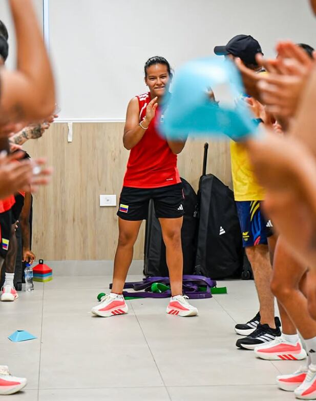 Así hace el movimiento precompetitivo la selección Colombia femenina, en la previa de la final ante México de los Juegos Centroamericanos y del Caribe 2026 - crédito FCF