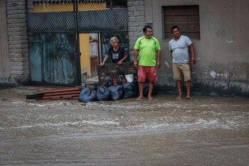 Chaclacayo: viviendas destruidas, pistas intransitables y miles de damnificados por la caida de huaicos.