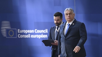 Orbán se enroca en su
