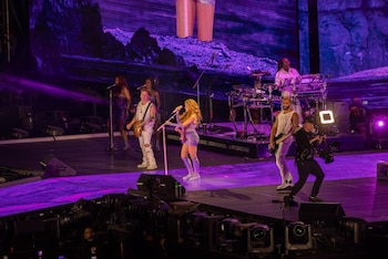 Una imponente Shakira deslumbra durante