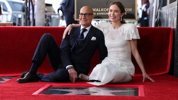 Emily Blunt y Stanley Tucci reciben estrellas en Hollywood a un día del estreno de ‘El diablo viste a la moda 2′
