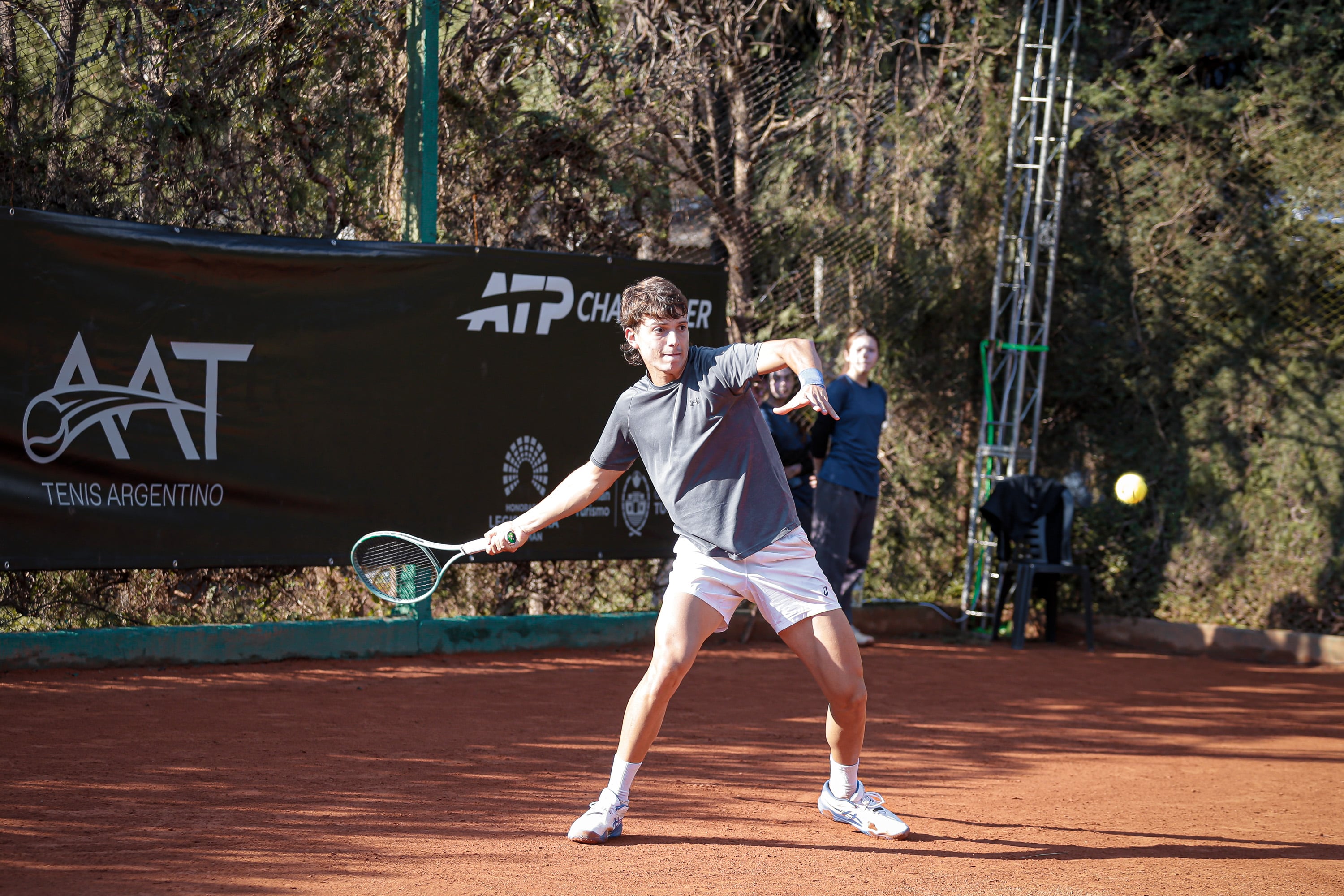 Carlos Zárate atraviesa la mejor semana de su carrera y se clasificó por primera vez a los cuartos de final de un Challenger (Crédito: Prensa AAT)