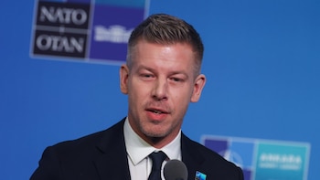 Magyar anuncia la destitución del director de un grupo de medios conservadores en Hungría